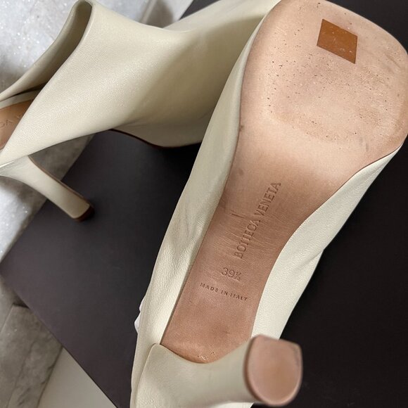 Bottega Veneta Beige Lambskin Leather ‘BV Bold’ Mule Heels - Picture 13 of 14